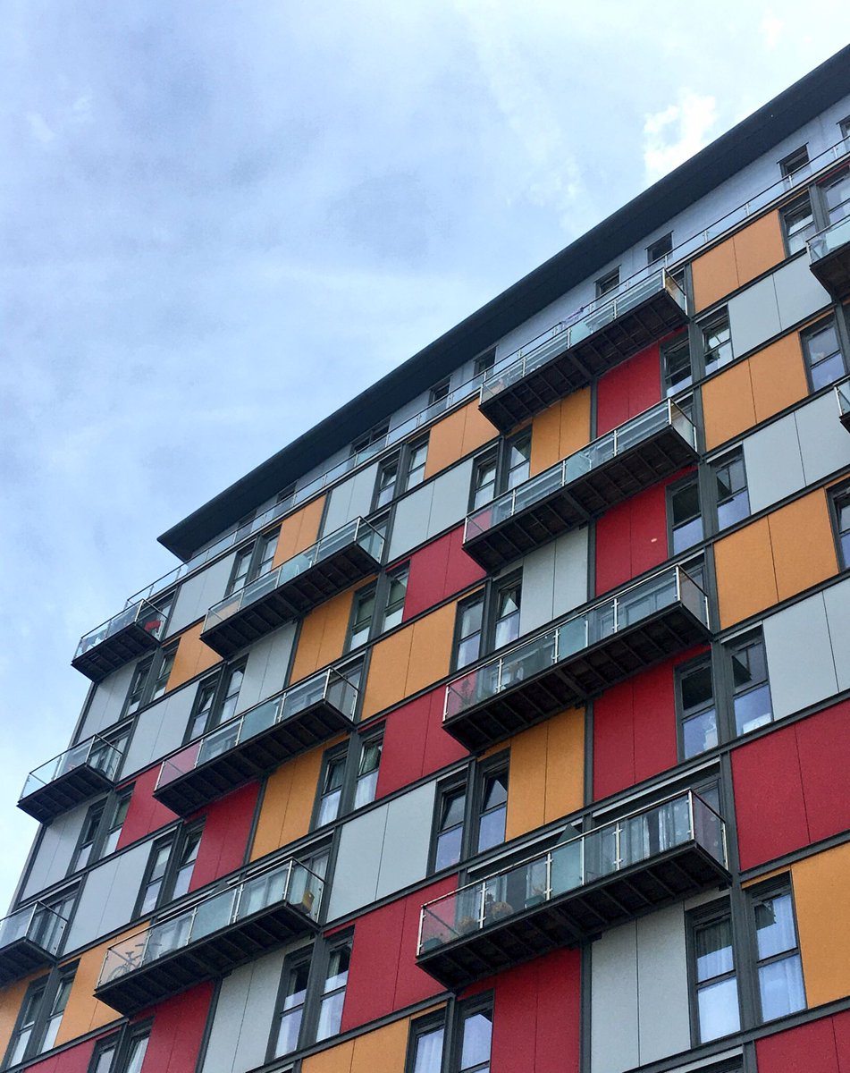 HP_Developments's tweet photo. Gorgeous clear blue skies in Wembley, today! #Summer #PropertyDevelopment #WembleyCentral #Brent #CentreOfDevelopment #HarrowProperty https://t.co/x9hseBmotJ