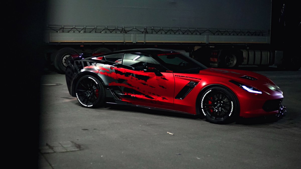 vettewars's tweet photo. Love this #wrapjob on this 2017 #corvette people. Who’s with me? https://t.co/8Osng9PVun