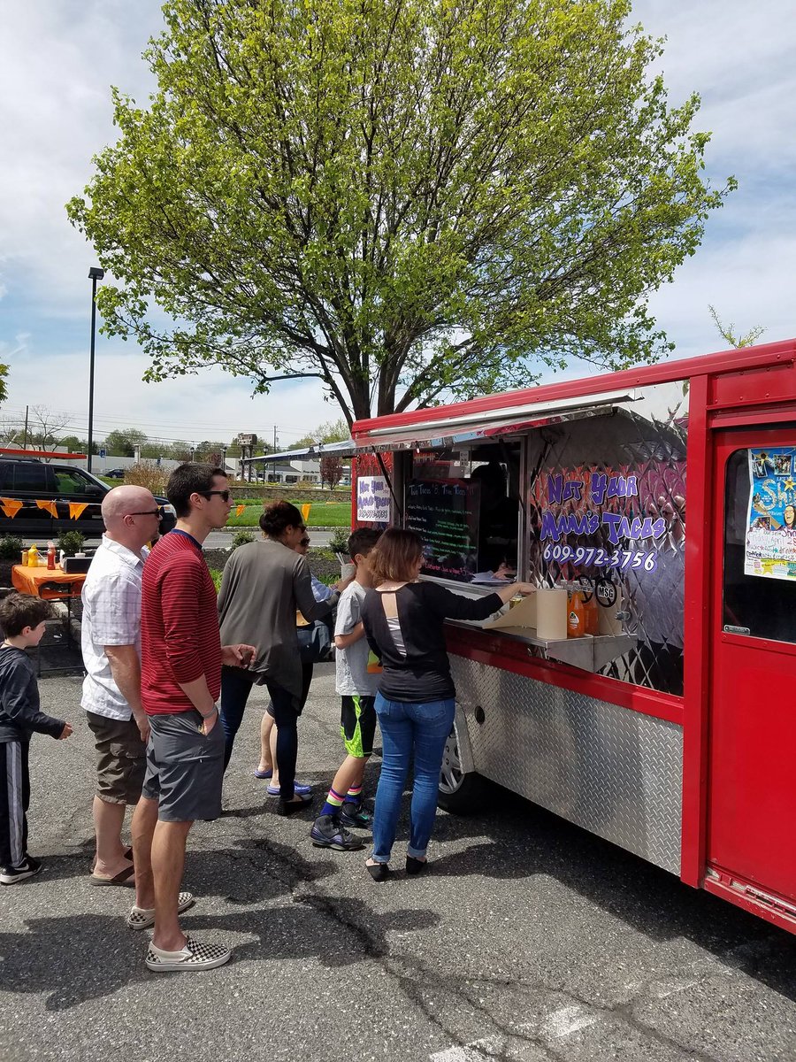 rmhsouthernnj's tweet photo. .@SouthJerseyMag named @Noturmamastacos #BestOfTheBest #FoodTruck in #SouthJersey &amp; they'll be at @RMHSNJ this Friday! 
Stop by 11am-2pm. https://t.co/votXceWAKf