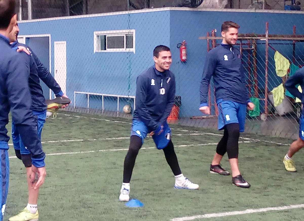 ClubAlvaOficial's tweet photo. La felicidad del "10". @trapiceballos10 está donde quería estar y ya se sumó a las prácticas del plantel en el complejo "Green Park" https://t.co/MvAW0lzO9a