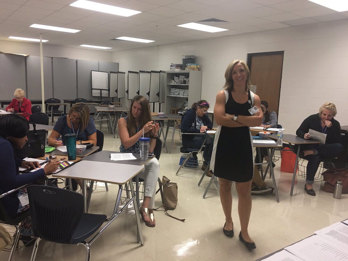 denapisa's tweet photo. Mandy Miller in her session at HEI. I have a growth mindset! Do you? #thepowerofnotyet#learngrowthrive #helloHCPS @HillsEdInst @HCPS_AVID https://t.co/1tltw7P2dQ