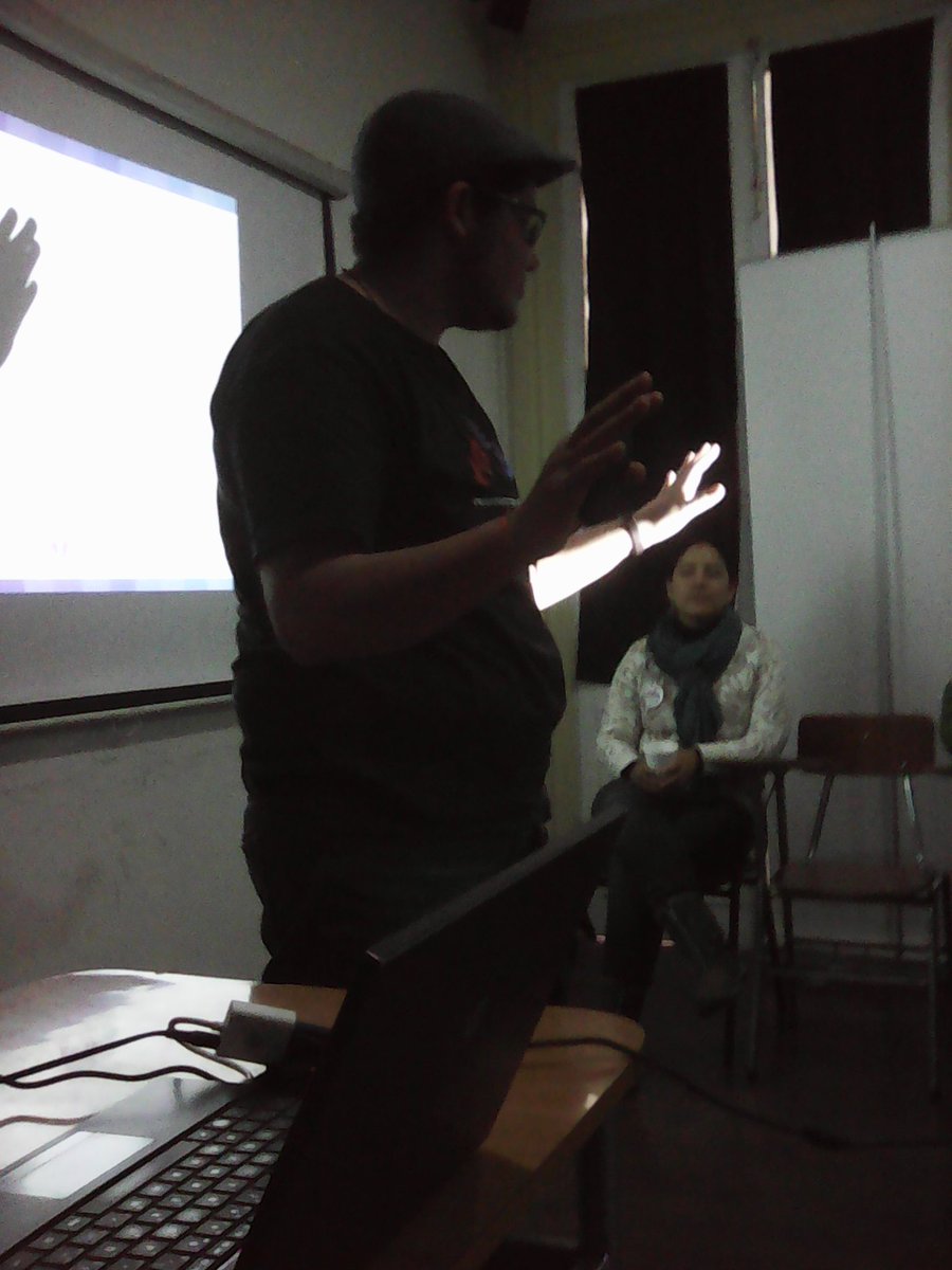 ConydetH's tweet photo. @francolpradenas y equipo en @U_Academia sede Arrau en taller #oteduca capacitando sobre diversidad trans @OTDChile @francofuica https://t.co/RdzvLaredY