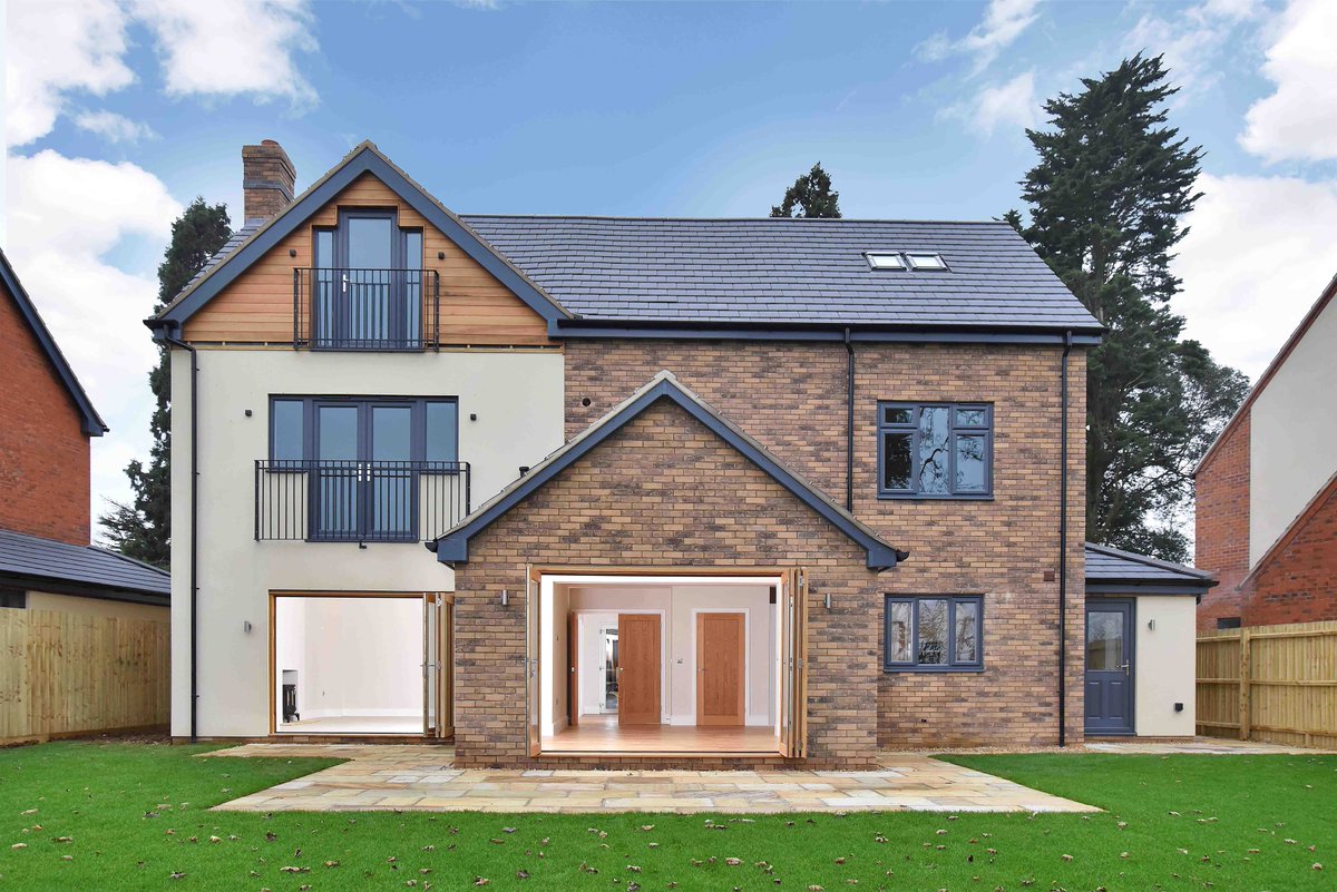 ForterraUK's tweet photo. Stunning @Grangedev home #Lincolnshire built using Belgravia Gault Blend #bricks and will feature in our new #Ecostock brochure #comingsoon https://t.co/mLjnZcTA1R