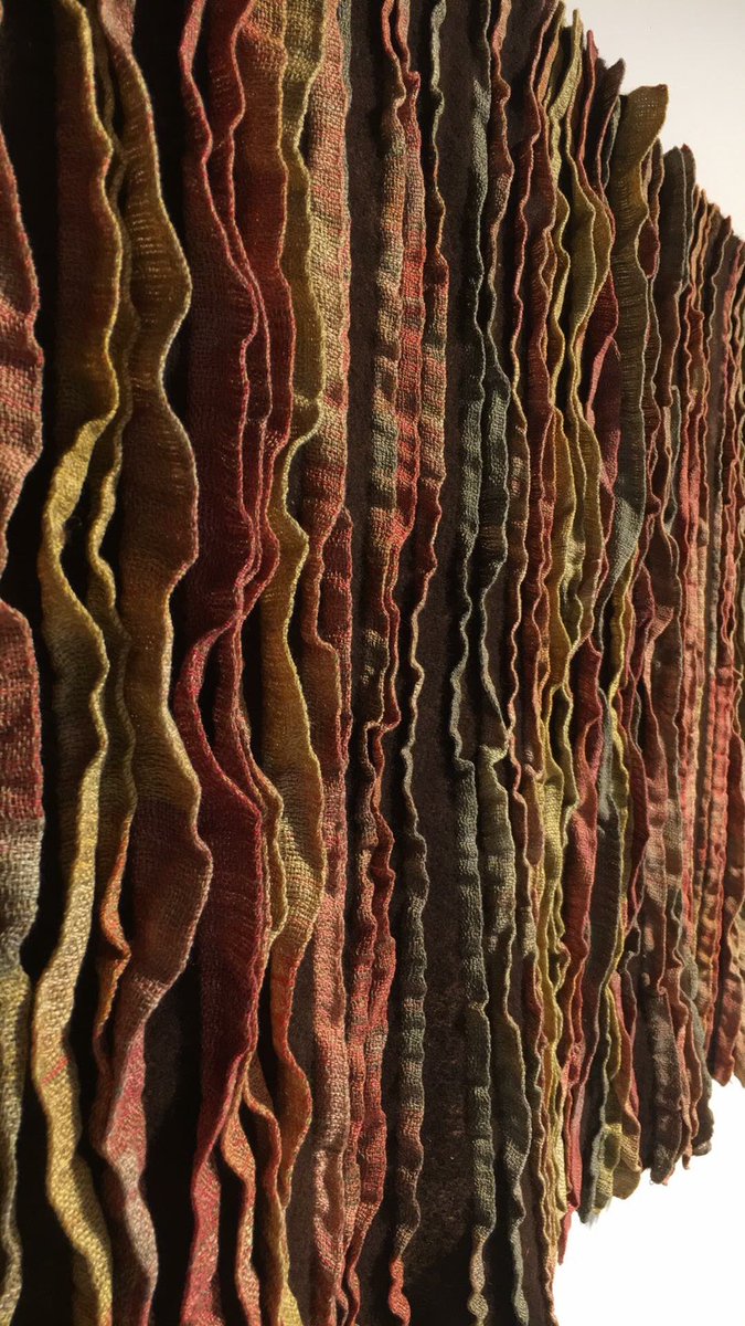 JenniferFordArt's tweet photo. "Riffle" 2015 by @SaraNordling 

#dyedcotton #wovencotton #doublecloth #surfacepleating 26"x90"X1" -- SHOP NOW at https://t.co/k5qSnaoicG https://t.co/gdjQwzkIvS