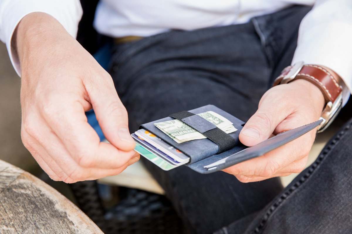 eksterwallets's tweet photo. The fastest smart wallet to date packed with features you won't believe. #smartwallet #eksterwallets #ekster #EDC #RFID #cards #leather https://t.co/PGCmgUxDMs