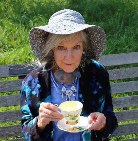The beautiful lady who inspired Cockamamy (my gran, Alice) and the beautiful lady who'll be playing her in Edinburgh.Very excited <a href="/edfringe/">Edinburgh Festival Fringe</a>