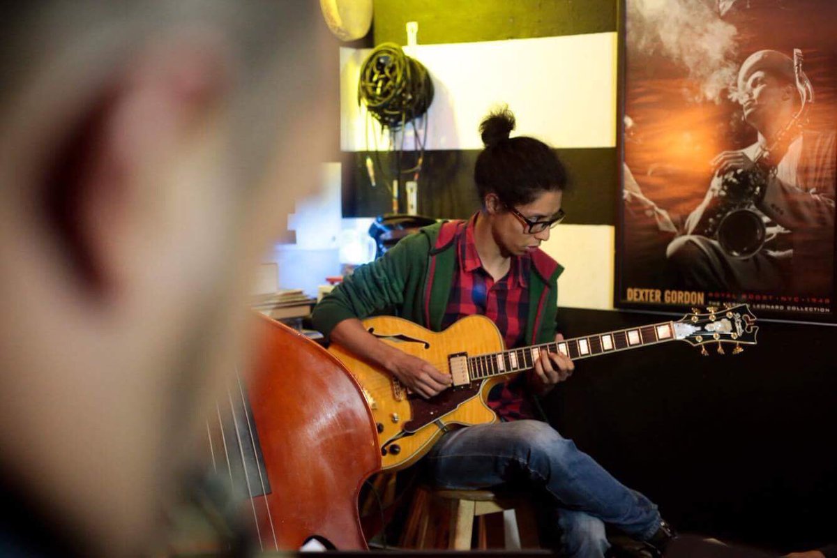 contrajazzymas's tweet photo. La historia de la #jamsession de ayer de #Pizza #Jazz #Café en las #fotos de @Lordoberman. https://t.co/szPfGuepbQ
