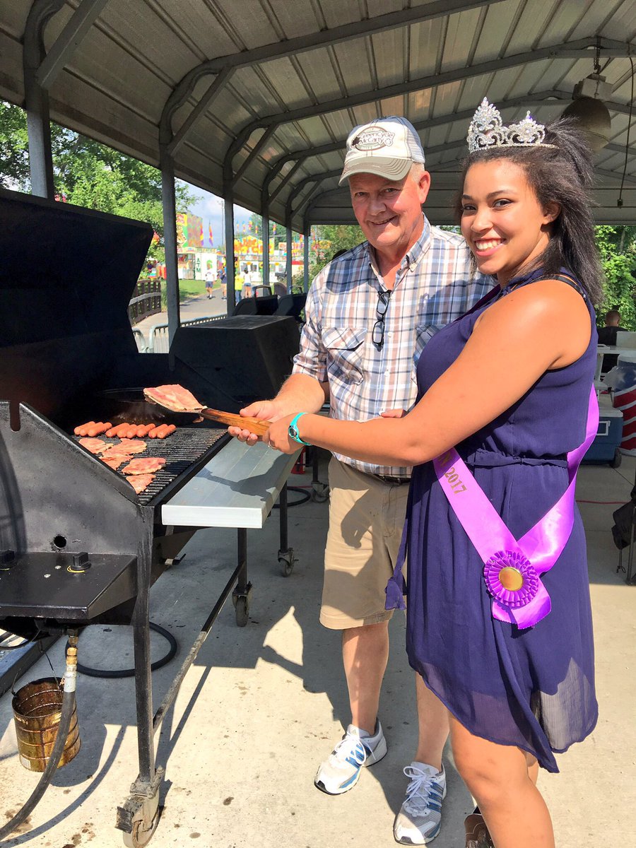 FAITHonFOOD's tweet photo. Stop by #4HCafe @HC4Hfair 4 #Ribeye #Sandwich grilled by @dsisk6611 and possibly #QueenBree #foodie #inhendricks https://t.co/ZE9NKUqnQc https://t.co/ByZ7P61vBK