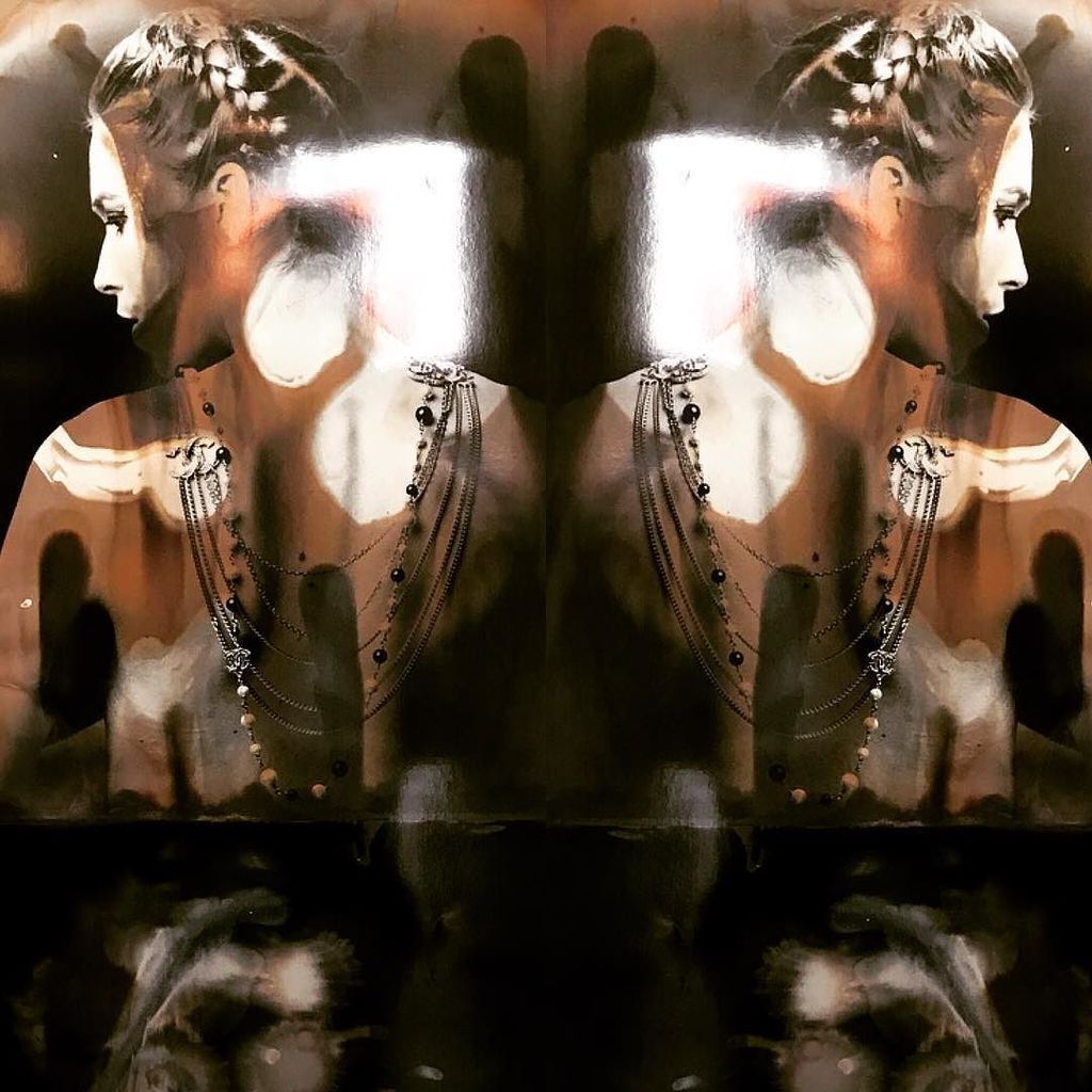 slprint's tweet photo. #fashion meets #art at 77 Rlizabeth Street, Belgravia. This vintage print is one of many stunning portraits by @ph… https://t.co/39mE1JaKKB https://t.co/ourAFRwea6