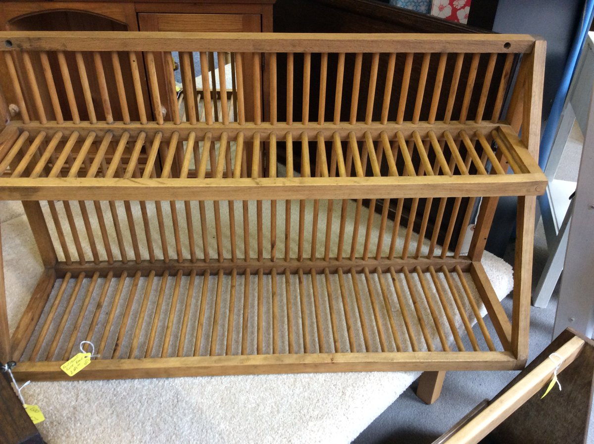 turned_leg's tweet photo. Does anyone know what this is?...you could use it for dishes, its solid cedar and beautiful! https://t.co/u0yDve1c3d