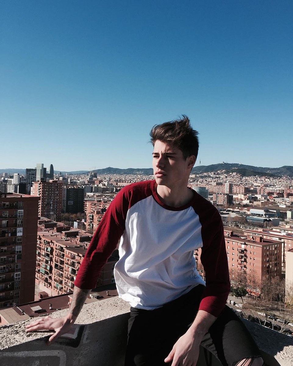 Kochanie, byłem sam przez większość mojego życia. Dlaczego pomyślałaś, że mogłabyś sprowadzić mnie na dobrą drogę?