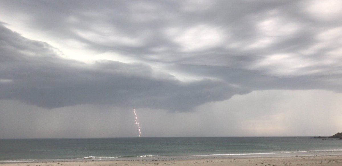 sshsdofe's tweet photo. Impressive show! #dofe #timeforwaterproofs @DofEGuernsey https://t.co/k5ioTJh0Cg