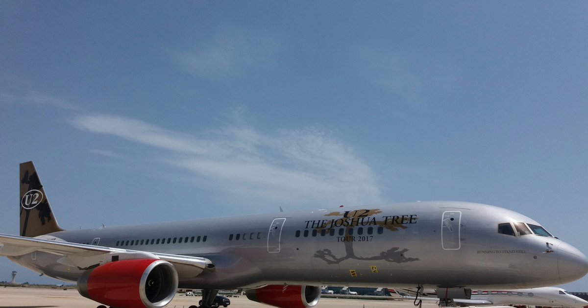xavicabopapiol's tweet photo. @m80radio_ @324cat @rac105 @radioflaixbac #JetPrivate @U2 #Barcelona. https://t.co/jkAKYVlXqr