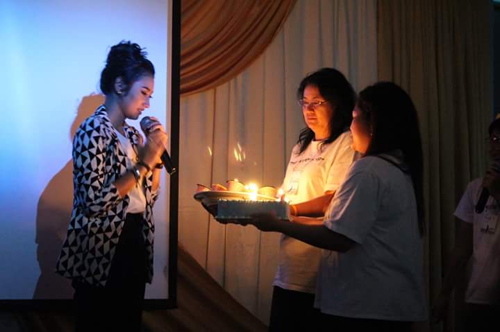 saw_sawboonmee's tweet photo. ผ่านไปแล้วเนอะ อยากทำแบบนี้ในทุกๆปี อยู่ด้วยกันตลอดไป#20ต้องสวย เค้กวันเกิด ธนภัทร #ความรัก 
#Tanapat20thBD https://t.co/gKKecGZInt