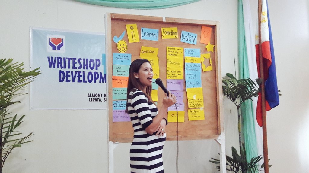 ycangmillama's tweet photo. Day 2 of @dswdcaraga Writeshop with Ms. Nice Plaza and Mr. Romano Rago as speakers ๐ #KalahiCIDSS #DSWDMayMalasakit https://t.co/aApHYQ8AHn