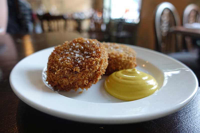 Hot Dinners tweet media