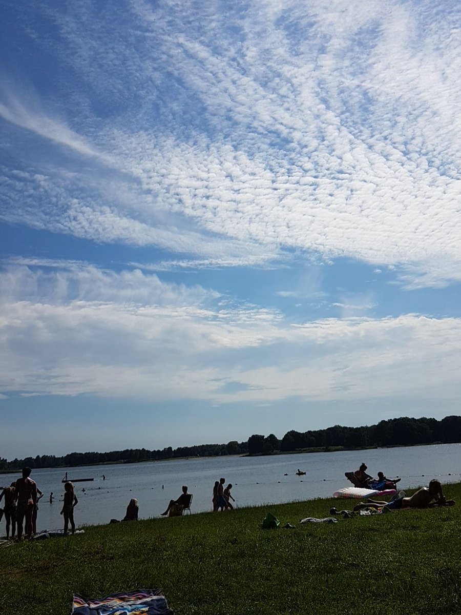 arthurj76's tweet photo. @NPORadio1 Lekker Tour aan luister  aan het water#Buslloo#Apeldooen https://t.co/BOnXaPtEGZ