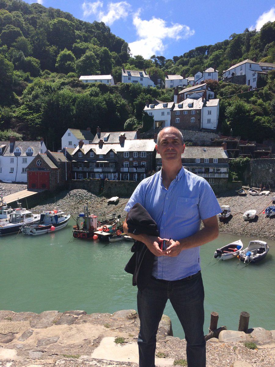 NomiFflur's tweet photo. Penblwydd hapus i Dad heddiw! Caru ti 💕🍾🎉🎁6️⃣0️⃣ https://t.co/fNXZ018qMg