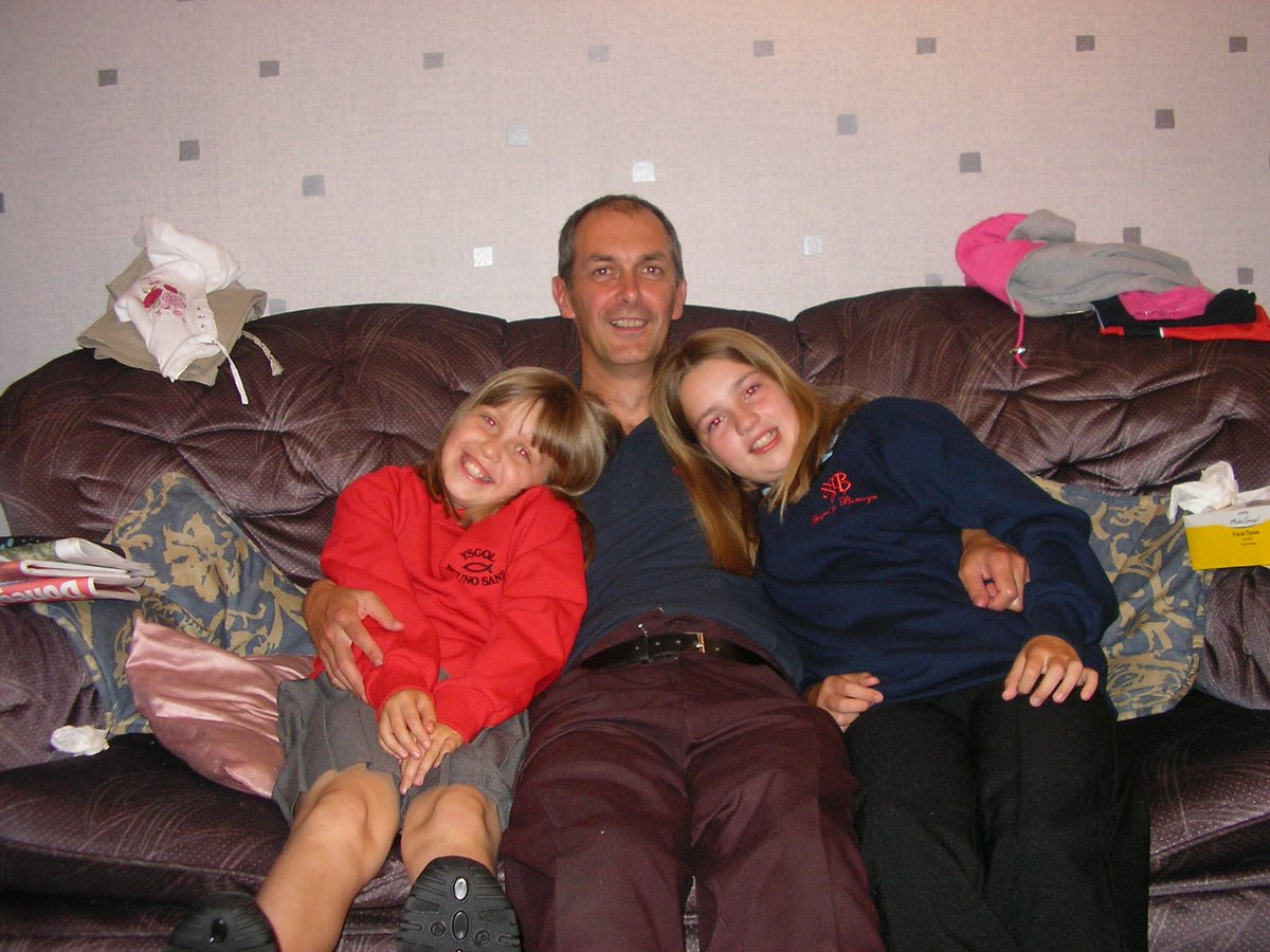 Penblwydd hapus i Dad heddiw! Caru ti 💕🍾🎉🎁6️⃣0️⃣