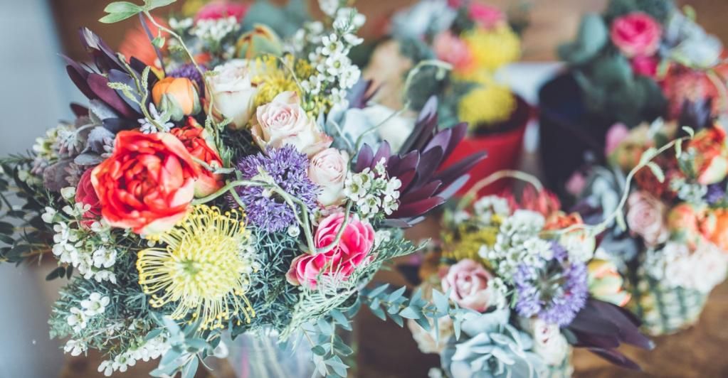 jafgifts's tweet photo. #WeddingDecoration Ideas: Add a Pop of Color to Your #SpringWedding Ceremony! https://t.co/XocqqgzPBs @Futureweds #Weddingplanning https://t.co/1kL2MoW3iq
