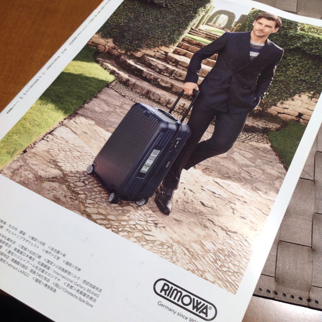 John リモワいいっすよ 正規店以外買えなくなっちゃったけど 普通の鞄屋で全く見なくなった あるのはパチもんばかり