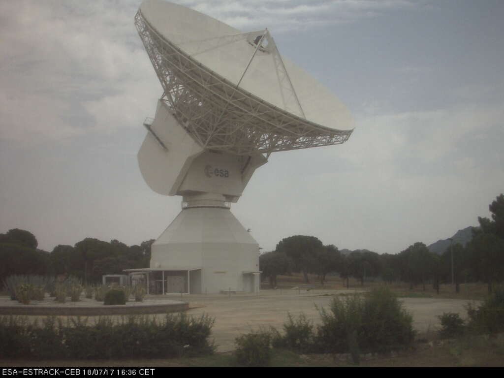 Talking to space! ESA's 35m deep-space station at Cebreros (Spain) now linked with #LISAPathfinder for the final pass #EOM