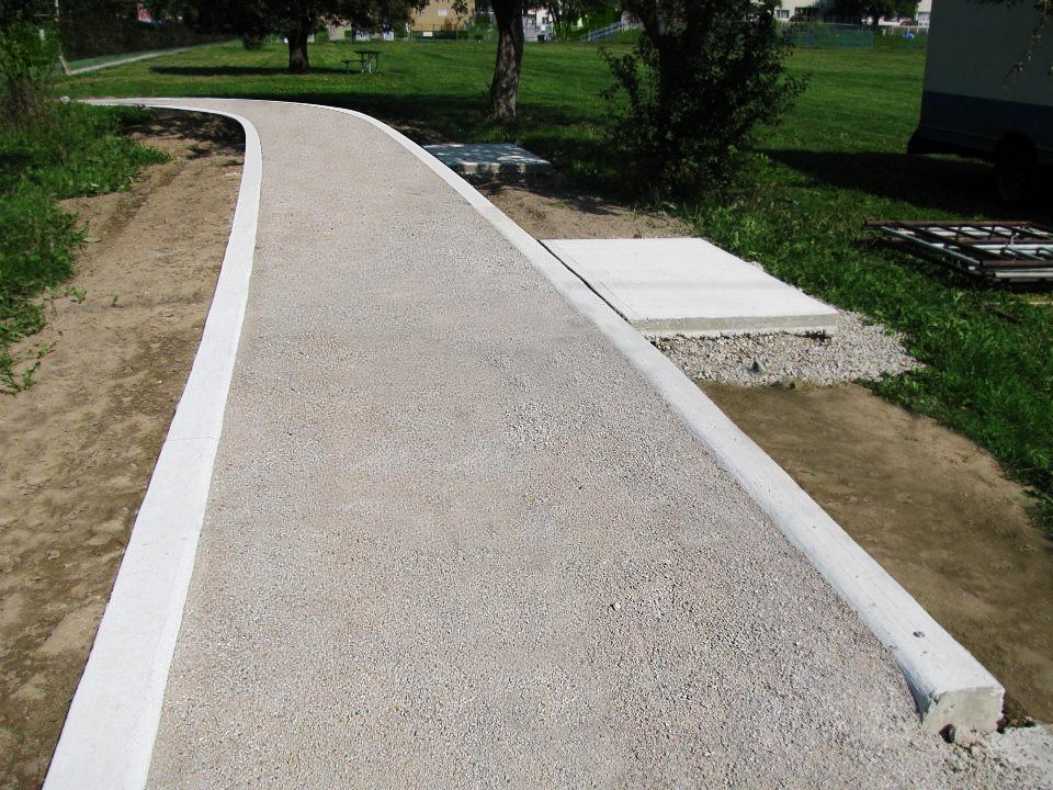 ENVIROBOND's tweet image. Create your new pathway with Envirobond. #easydiyprojects #landscape