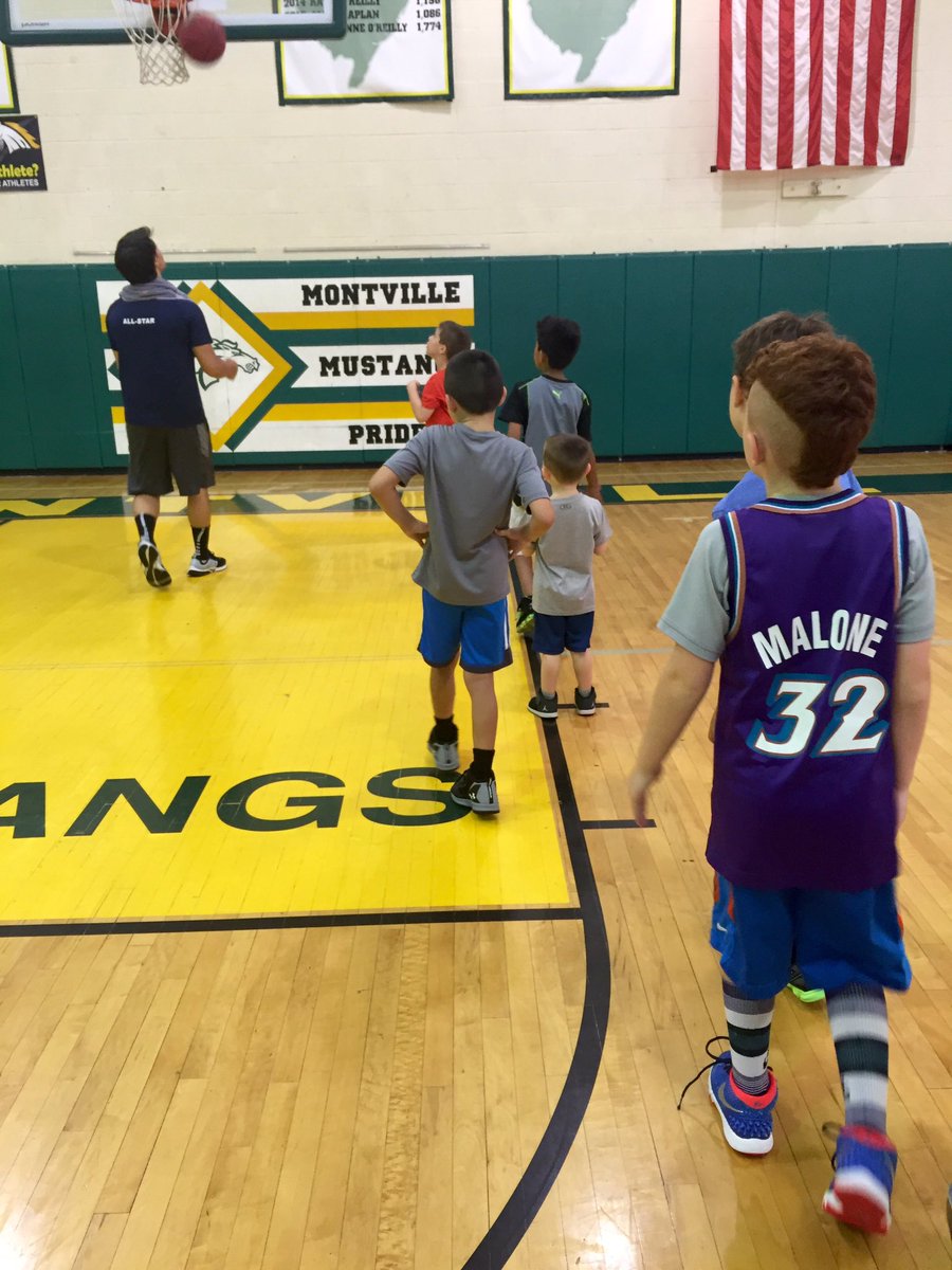 MontvilleGBBall's tweet photo. Day 2 of Week 2 of camp. Love the enthusiasm and #hardwork!!! #futurestangs #stangsfamily https://t.co/a7JZeF9X2S
