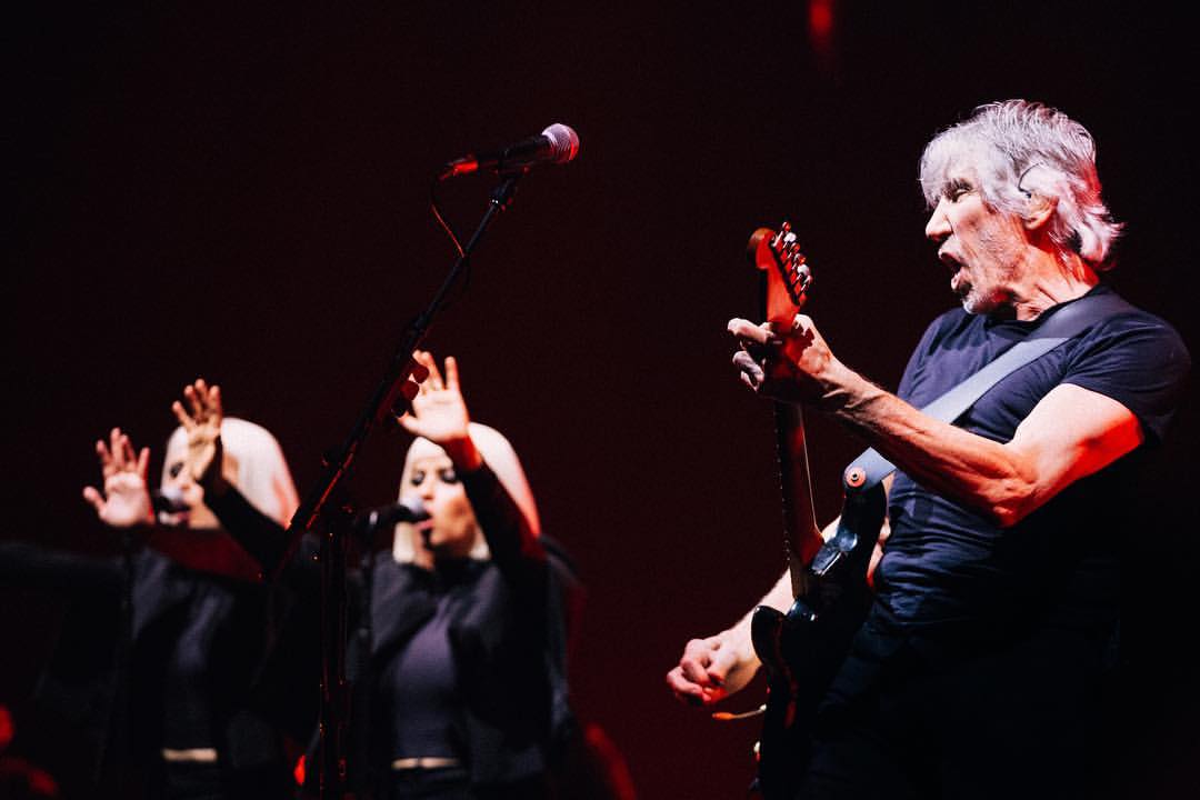 GREENSBORO TONIGHT! @Gbocoliseum #usandthemtour #rogerwaters 📸: Kate Izor