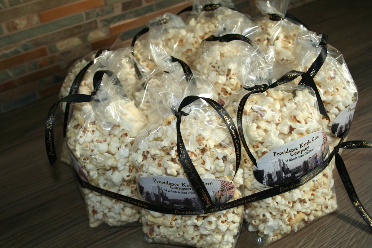 PvdKettleCorn's tweet photo. Come see us Friday at Blackbird Farm farmers market from 4pm to 7pm. Lots of #kettlecorn, #greens, #plants, #food https://t.co/E9w1M7x9Cv https://t.co/LnC4LZ7OL7