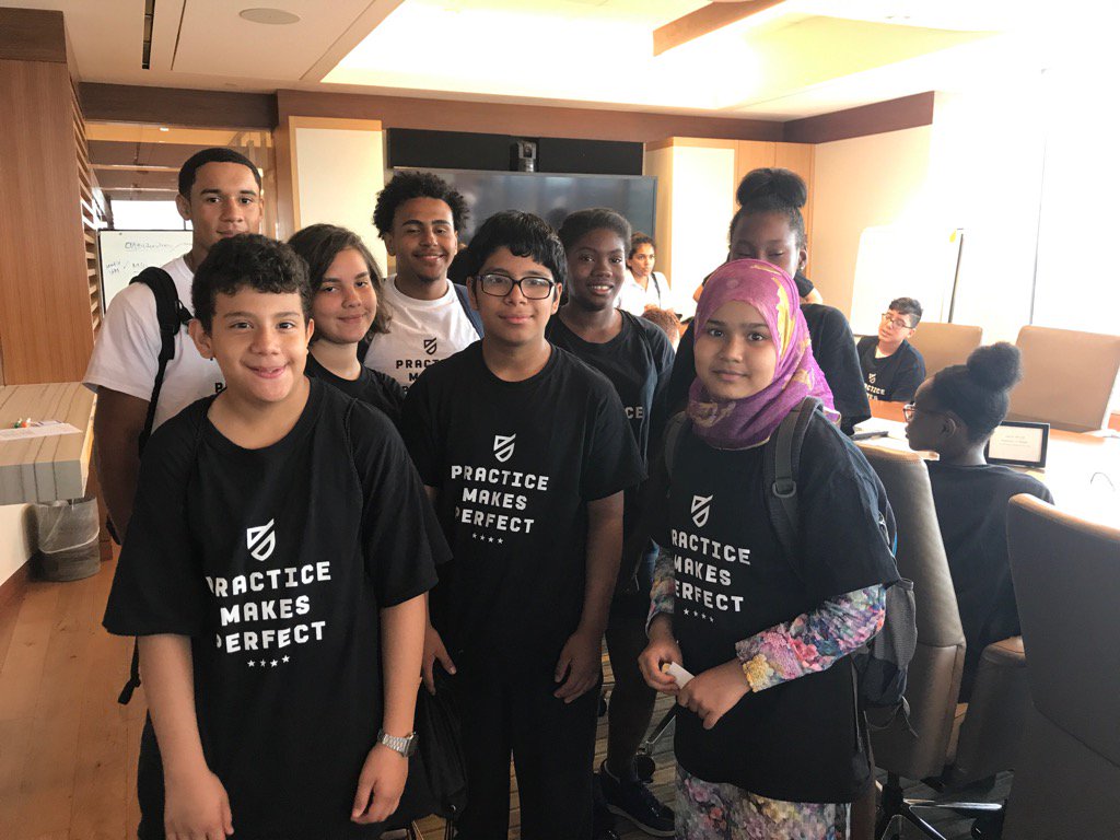 insightpartners's tweet photo. Kicking off our #insightimpact competition w/@SuitUp_NYC 💥 Welcome!! https://t.co/r2A3NPkYxn
