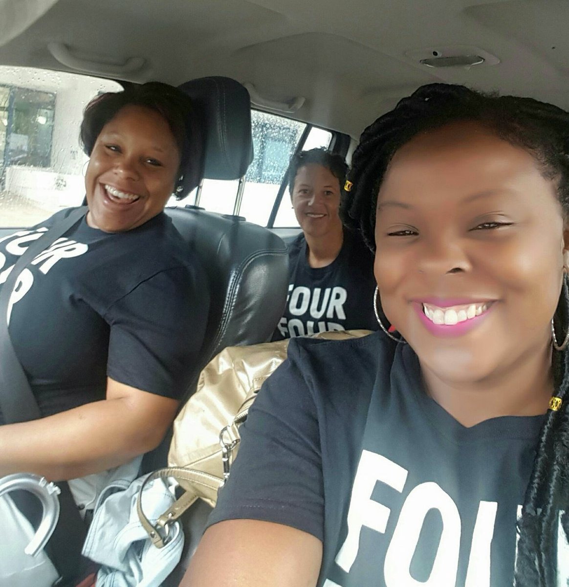 touristtuesday's tweet photo. It's #TouristTuesday! The #TTBeauties are their way to #ExerciseTheirRight cuz today #BdaVotes2017!!
#touristtuesdaybda
#BermudaElection2017 https://t.co/DTbonyfyhM