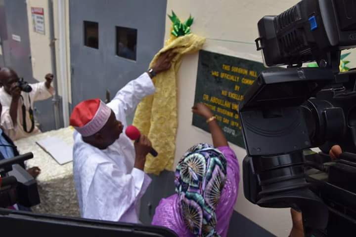 ImamShams's tweet photo. H.E @GovUmarGanduje attended the commissioning of Sorghum Mill at Northern Nigeria Flour Mills Bompai Kano this morning. https://t.co/Xn0CpxyVdB