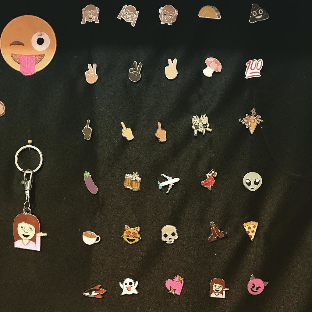 emojistuff's tweet photo. Say it with #emojipins #expressyourself #speakup #emoji #emojiworld ~Get them at #emojistuffdotcom ~link in bio~ https://t.co/Nfp9o18REg https://t.co/Yf99exMVFA