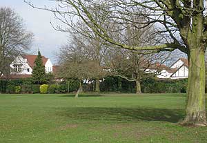 eastcotelocalco's tweet photo. @Hillingdon This is great news not surprising, #Eastcote has a number within close proximity #Warrender #Eastcote House Gardens & #Bessingby https://t.co/imL3GjbwrU