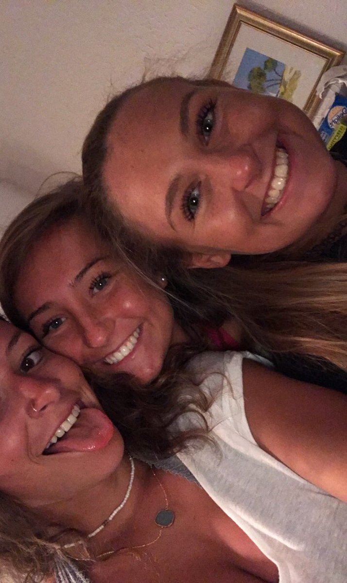 haylee_harvey's tweet photo. happy birthday 2 my baby @lily__shelton 😽💓👭👅 love you & miss you crazy 💟 #meatball #sb #urnuts https://t.co/ex8Q9jv4aK