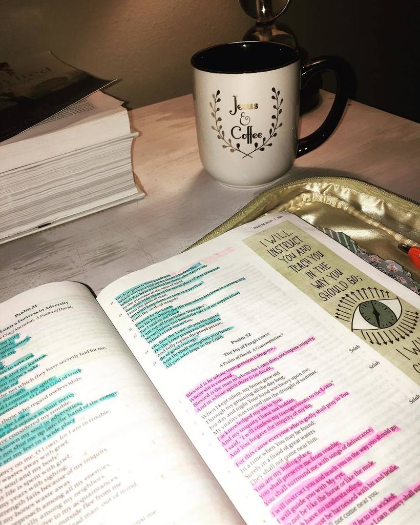 thejournalbible's tweet photo. Is there any better way to start your morning?! 🙏🏼🙌🏼☕️✝️ #biblejournalingforjesus #thejournalbible https://t.co/JhaqzDmqNM https://t.co/HZ1qZq4i53