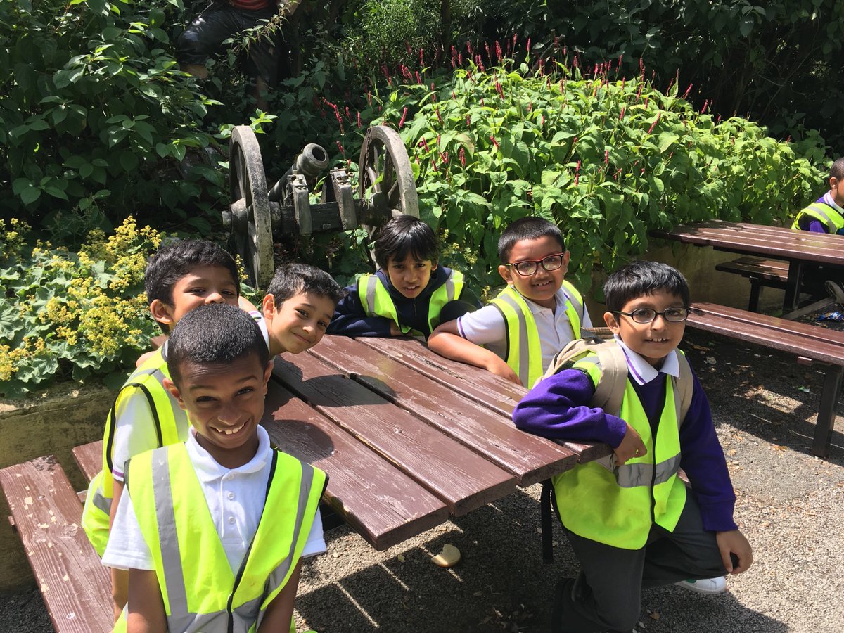 olive_hackney's tweet photo. What a fantastic day! We loved it. #gulliversfun https://t.co/9ocmVMEnAg