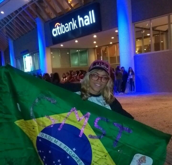 Bia_FMF's tweet photo. @TiniStoessel hoy es mi cumple y estoy haciendo 15 años, yo estaba en su concierto acá en Brasil dia 15 de julio Gracias por me hacer feliz❤ https://t.co/KDh7OyDlyM