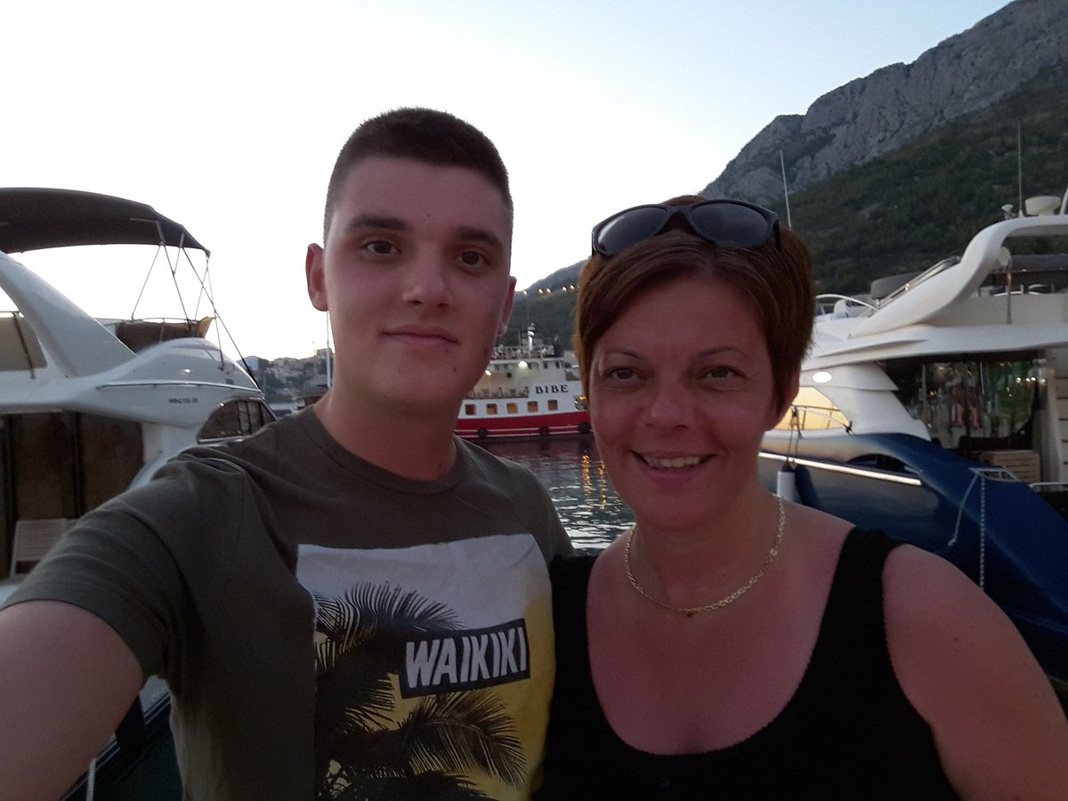 lukapopadic97's tweet photo. #tb #baskevode #mother 😊🍀❤ https://t.co/zBySckpVHz