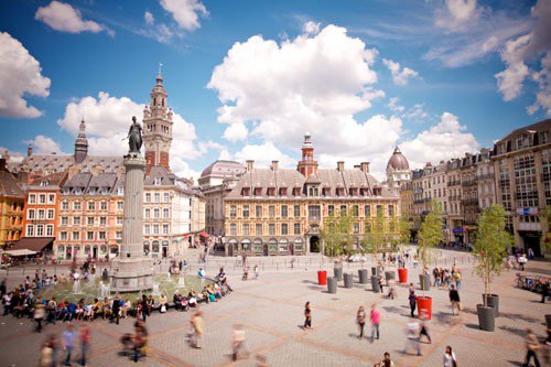 Sejourning's tweet photo. Les vacances sont là ! Le beau temps aussi 
Alors partez en week end à #Lille

Votre location à Lille, c'est ici 👇
https://t.co/4W7VT5RA2j https://t.co/74ilRxVL1H