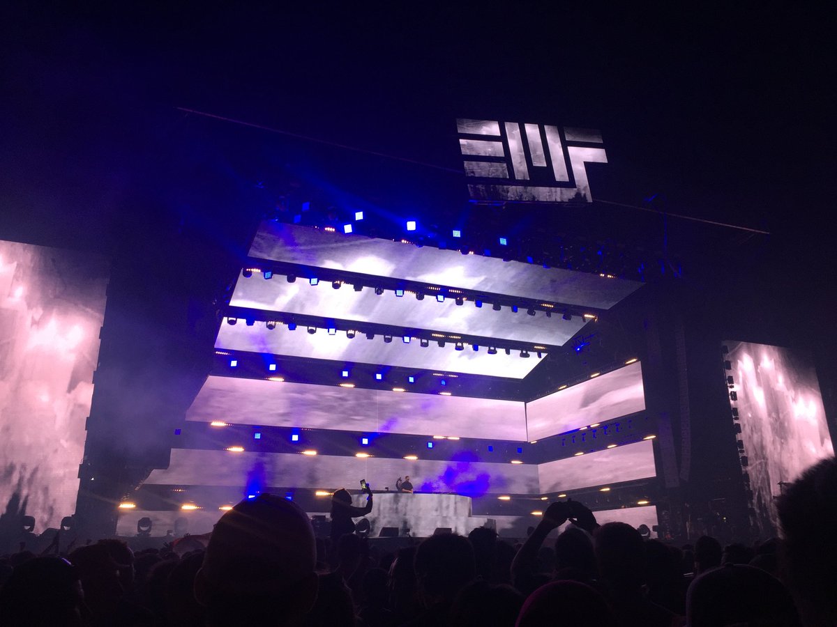MarionLepretre's tweet image. Cette édition 2017 aura été de loin la meilleure @electrobeach #EMF2017
