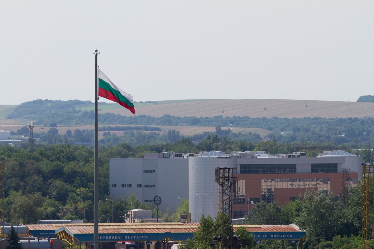 361stCABDE's tweet photo. Earlier today - at the site where @2dCavalryRegt crossed from Romania to Bulgaria via the Danube Bridge #dragoonguardian #saberguardian https://t.co/0N6CBmi2fU
