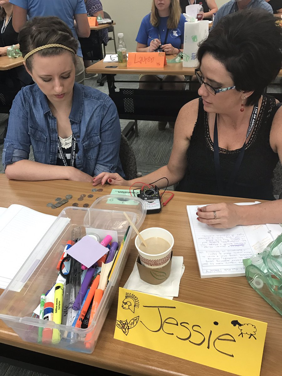 Batteries that make cents.  Can you make a battery out of a few household items?  #naaeinquiry @DuPont_News <a href="/NAAE/">National Association of Agricultural Educators</a> #nataa17