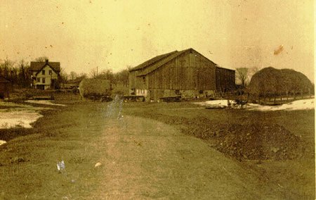AlvernoArchives's tweet photo. 73 years ago in July 1944 Fischer Farm was purchased by the School Sisters of St. Francis to become Alverno College https://t.co/P6WLWN8L8a
