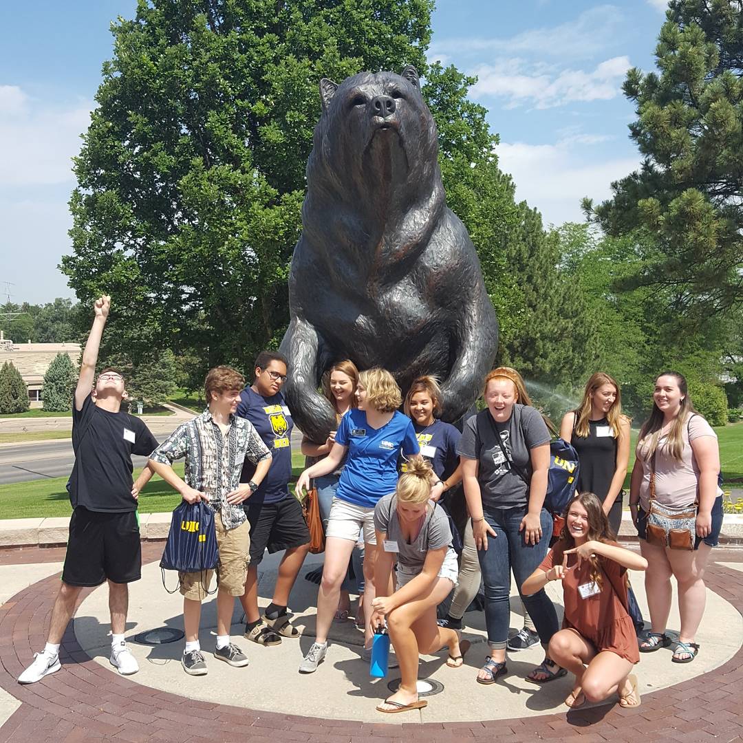UNCBearsNSO's tweet photo. Session 6 #bliss with the #SilverSquares! #UNCBears #OLGroupSelfie https://t.co/KB5J2Rq80w