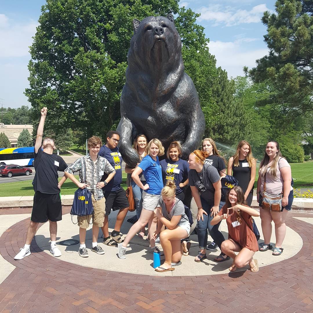 UNCBearsNSO's tweet photo. Session 6 #bliss with the #SilverSquares! #UNCBears #OLGroupSelfie https://t.co/KB5J2Rq80w