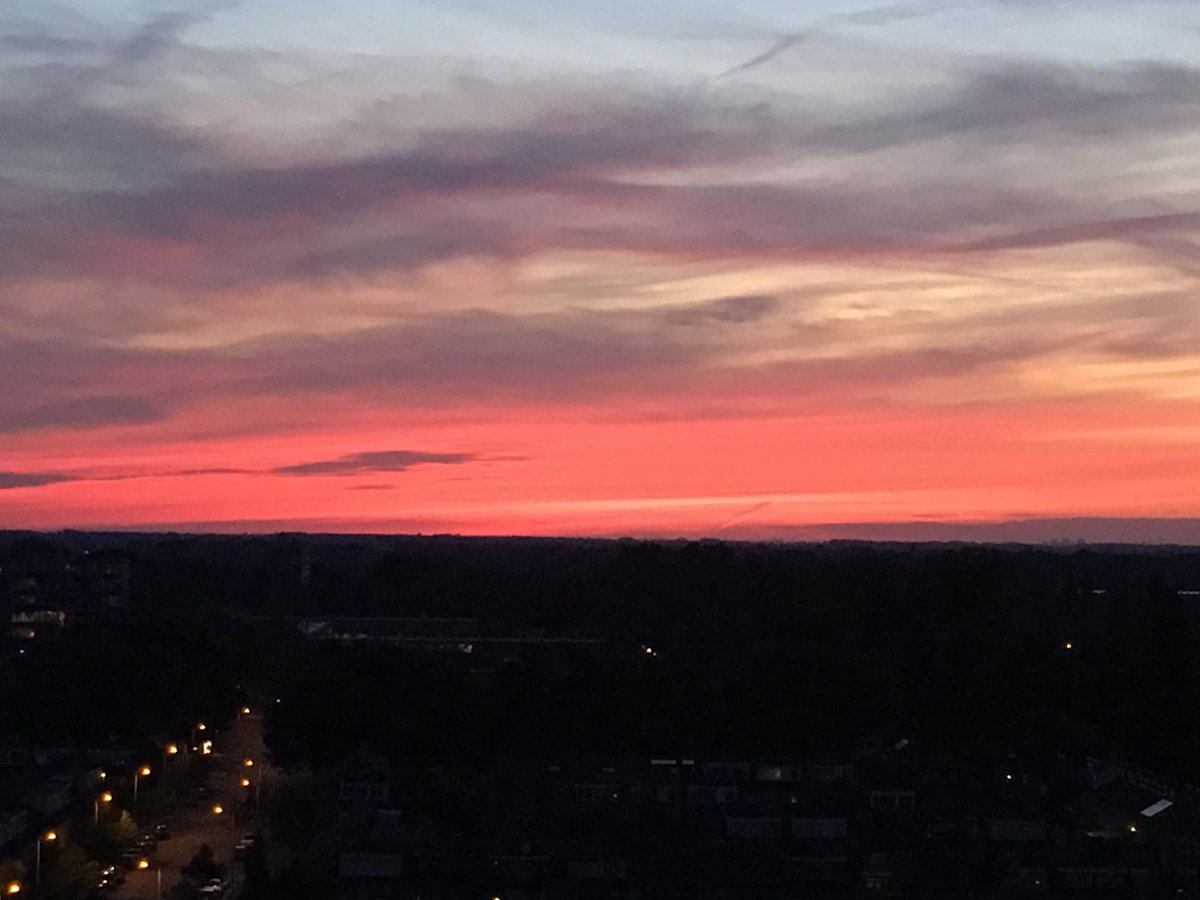 MiekeVerkuil's tweet photo. Avondrood.... https://t.co/q7nlU6UpBh