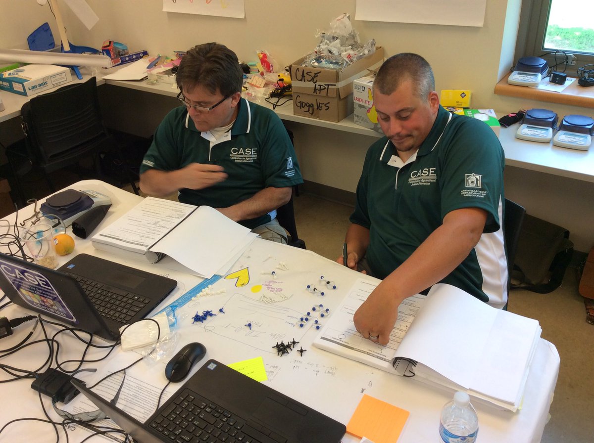 meyermar51's tweet photo. Learning about chemical combustion by making models @ATUCASE17 @case4learning @ArkansasTech #APTNerds https://t.co/MWJE0OK3tI
