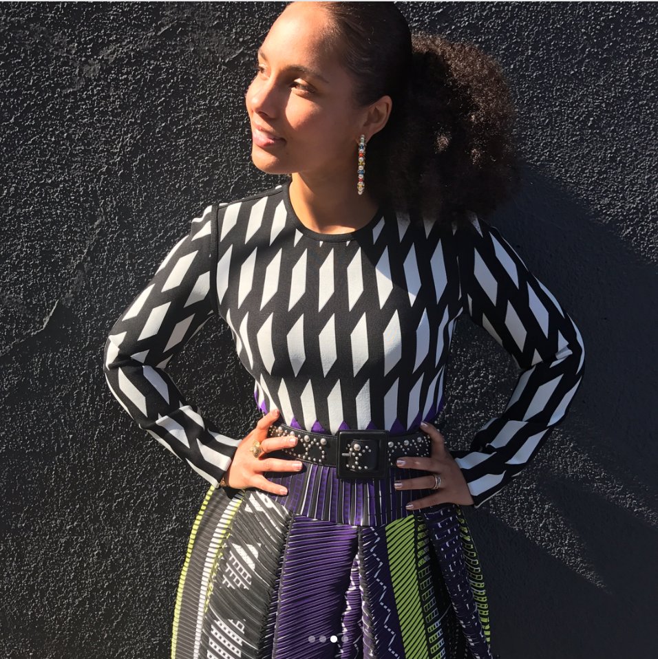 aliciakeys's tweet photo. #currentmood #sun #afro #vibes #inmyfeelings https://t.co/aXypwJRMOa